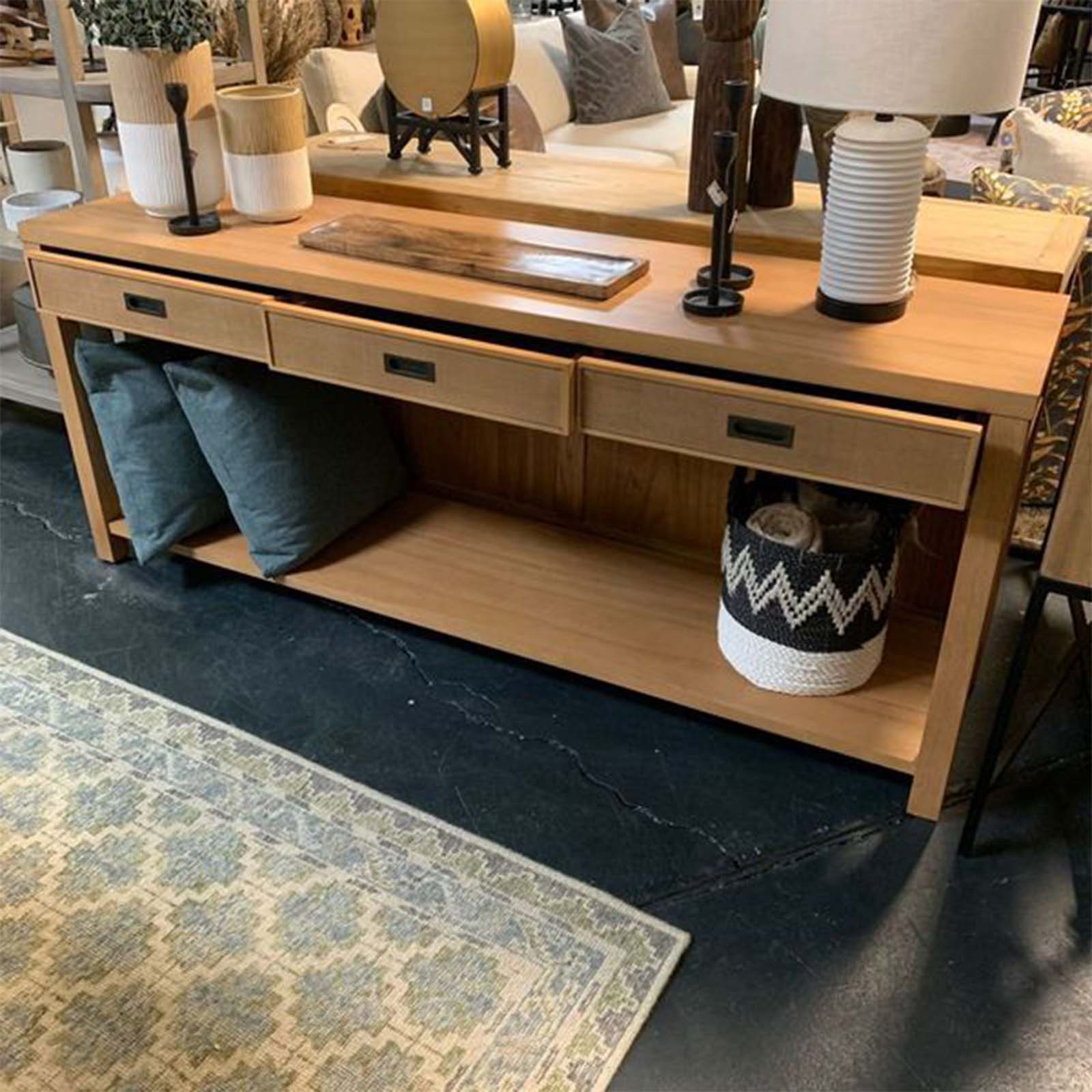 Chifin 70" Console Table