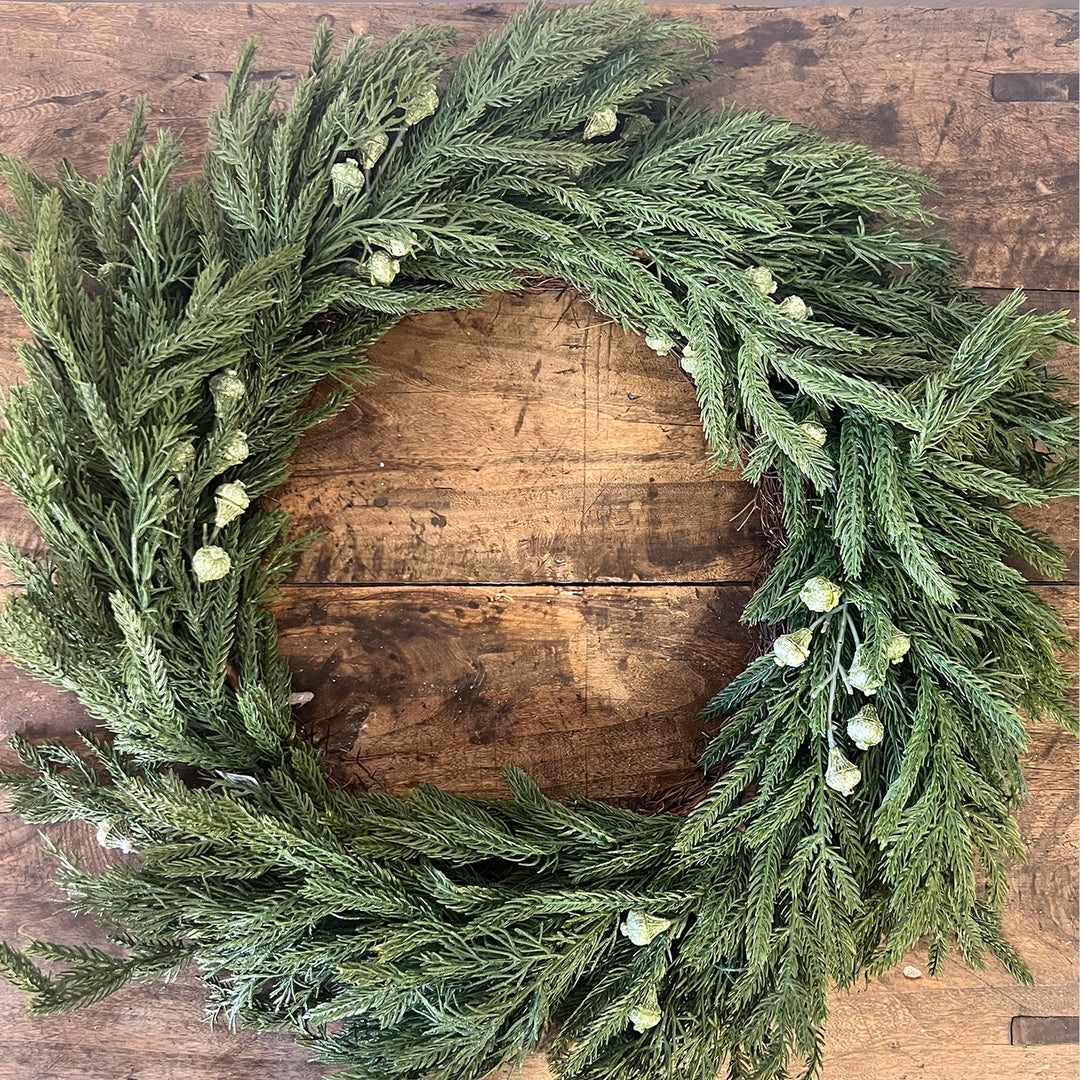 28" Wreath w/ Eucalyptus