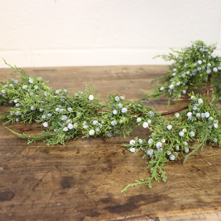4' Juniper Garland w/ Berry