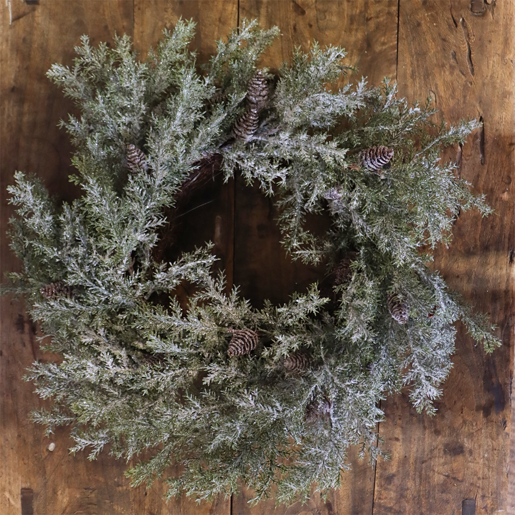 22" Cedar Wreath w/ Pinecone
