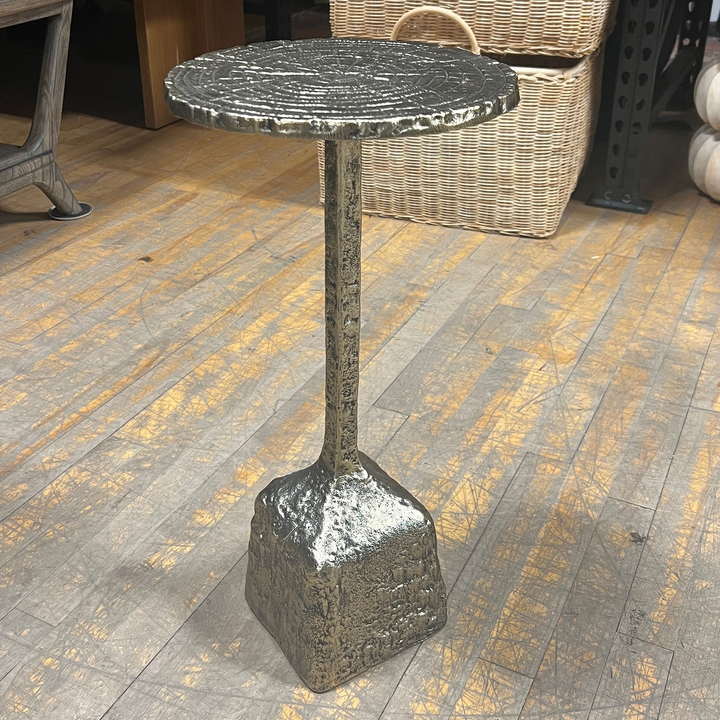 Karl Drink Table