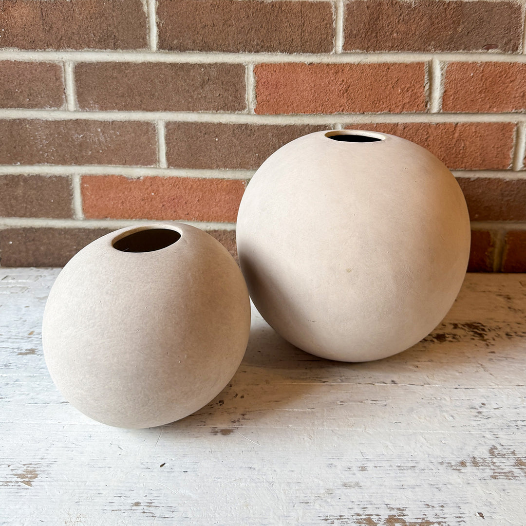Ovo Vase