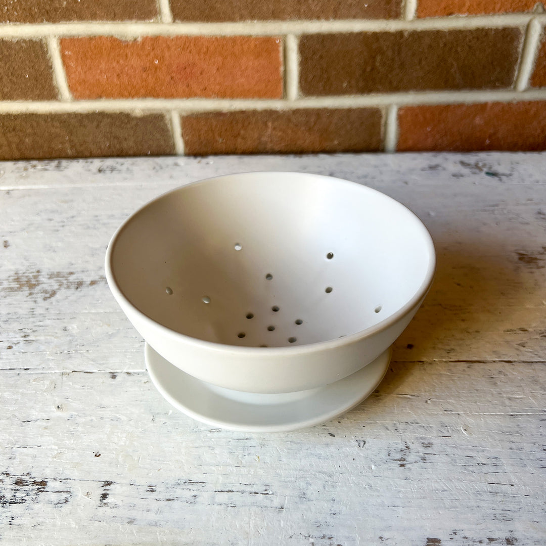 Berry Bowl w/ Saucer