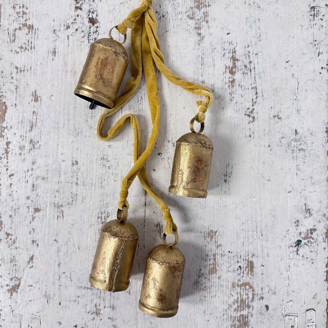 Vintage Velvet Bell Cascade