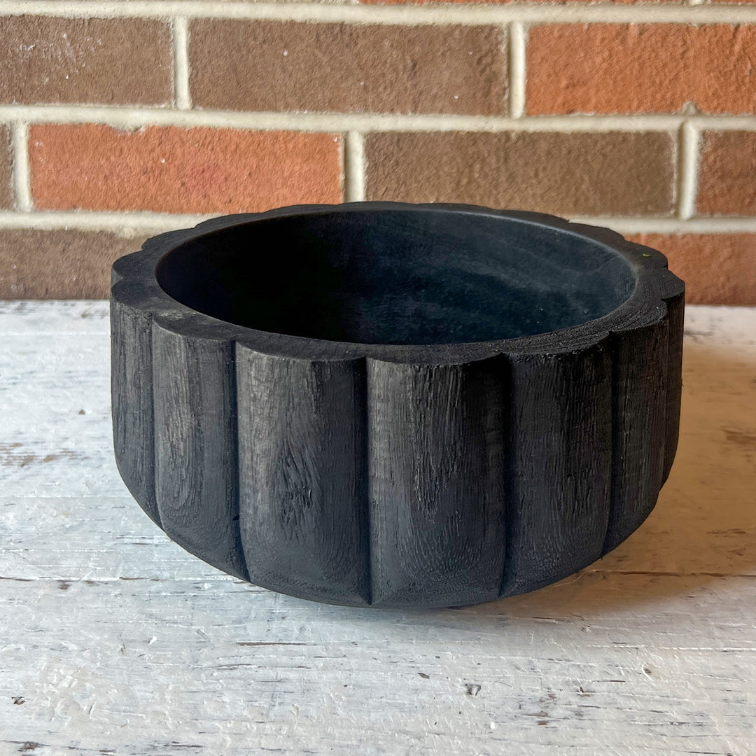 9" Scalloped Bowl