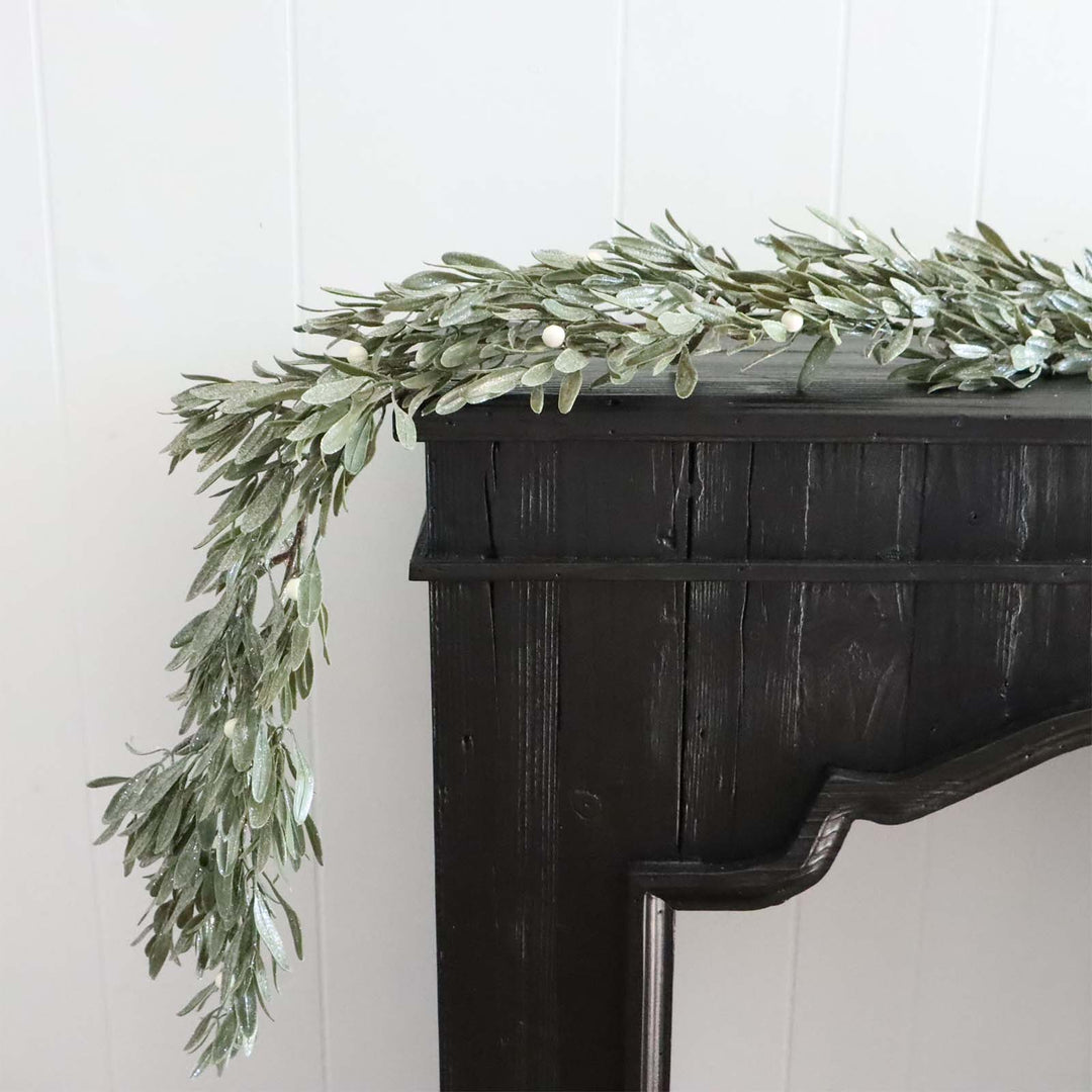 6' Mistletoe Garland