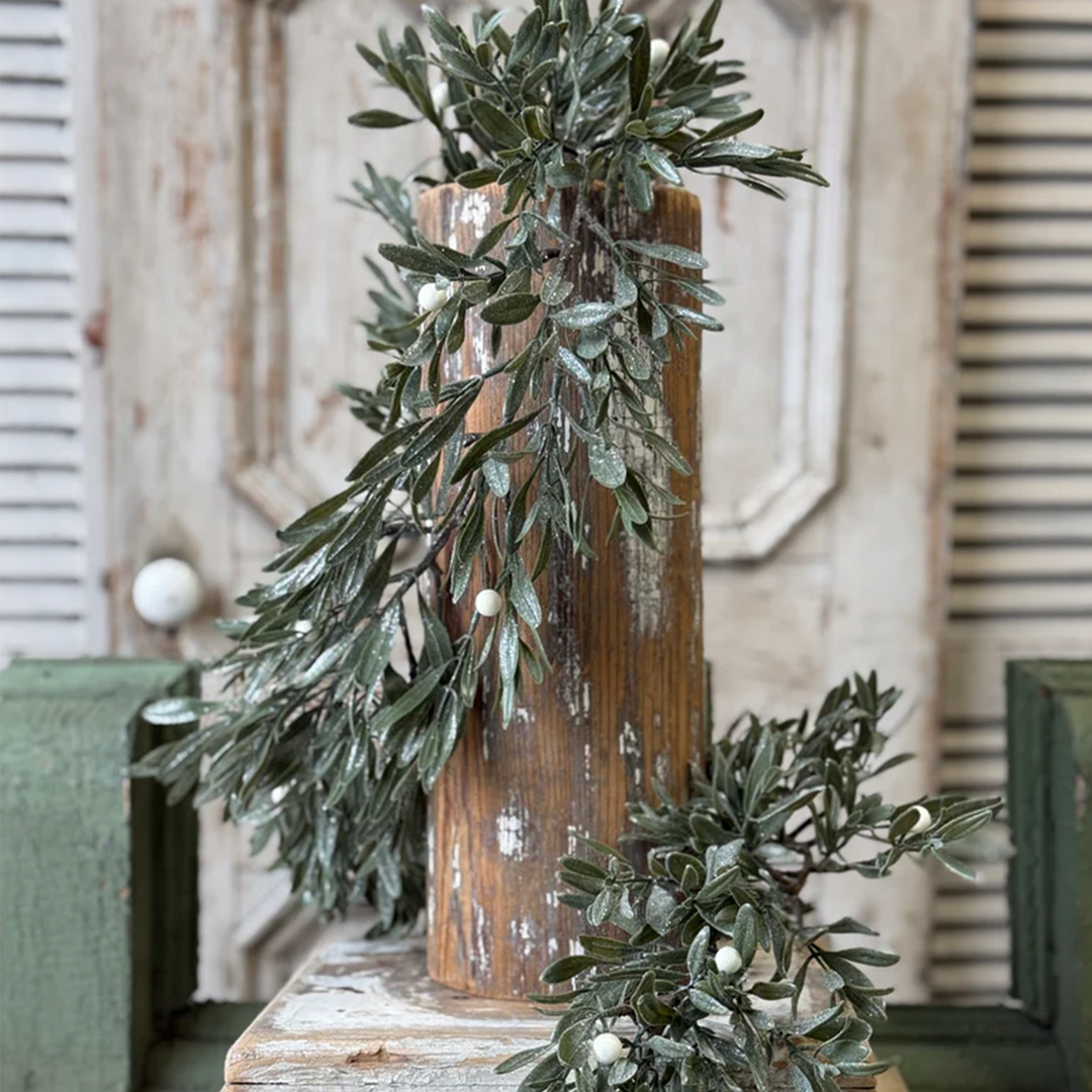 6' Mistletoe Garland