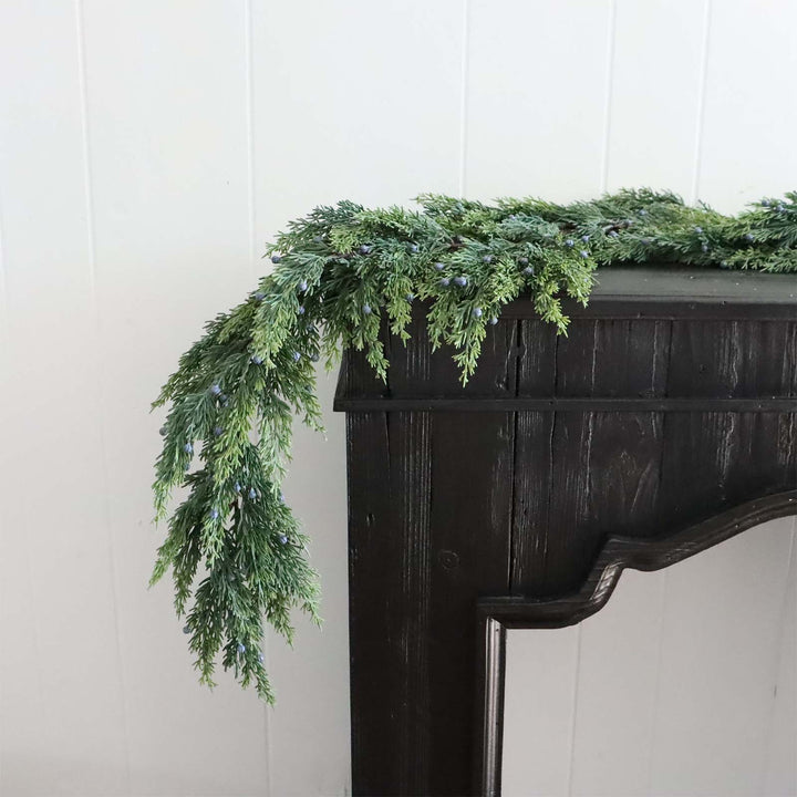 5.5' Cedar & Seed Garland