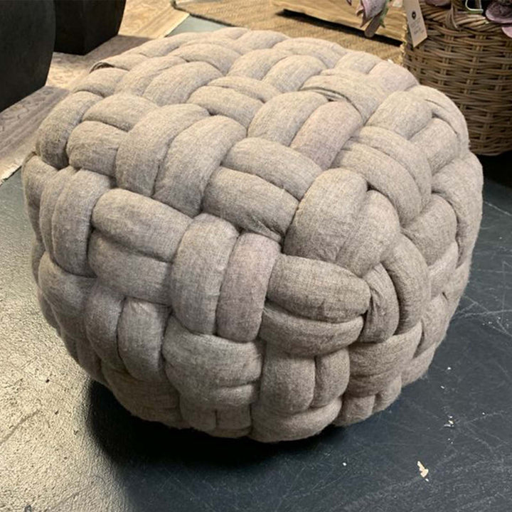 23" Pouf