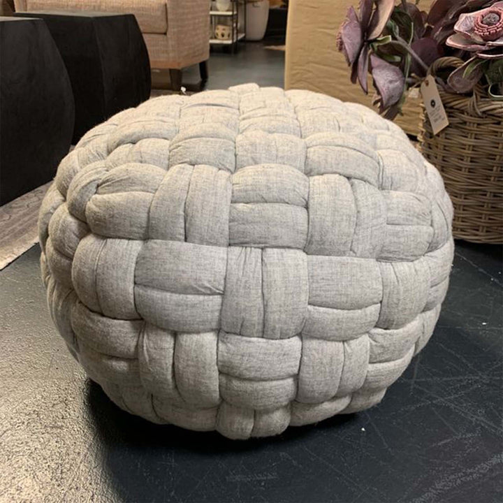 23" Pouf