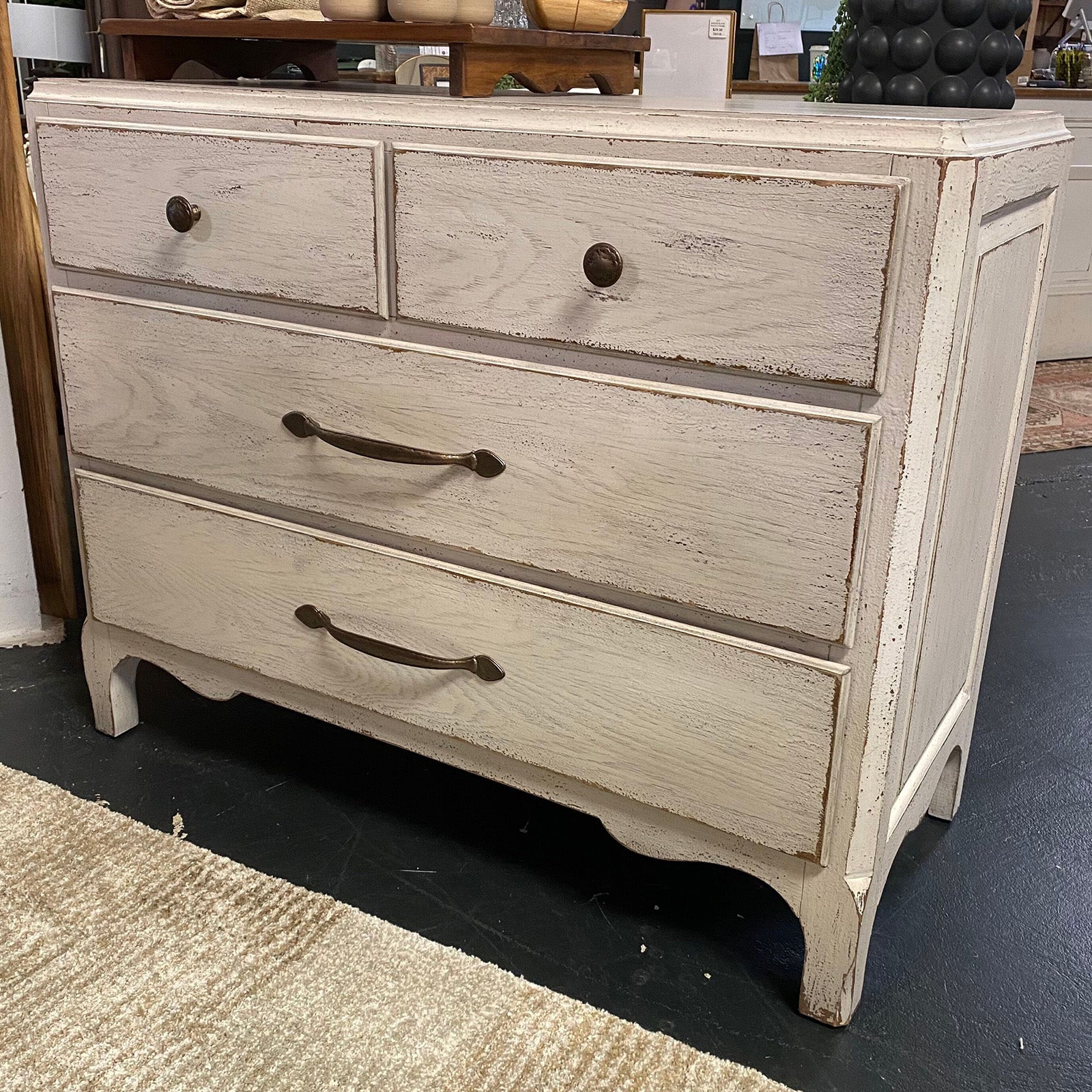 Schmidt Bachelor Chest