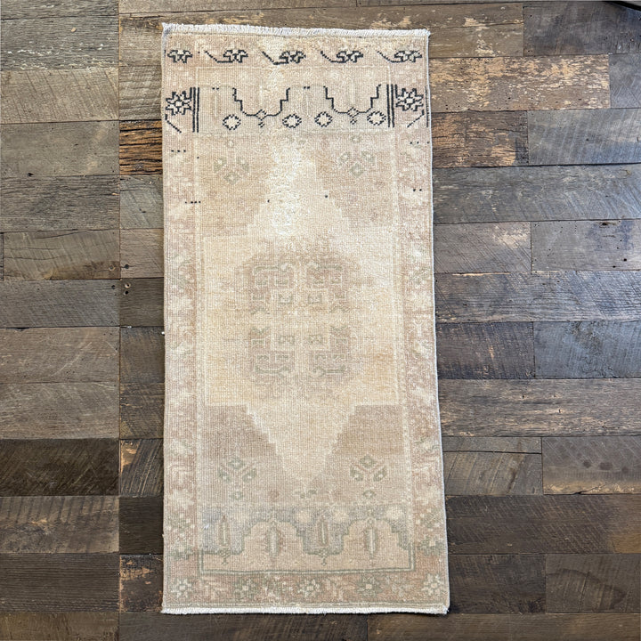 Vintage Rug No. 50