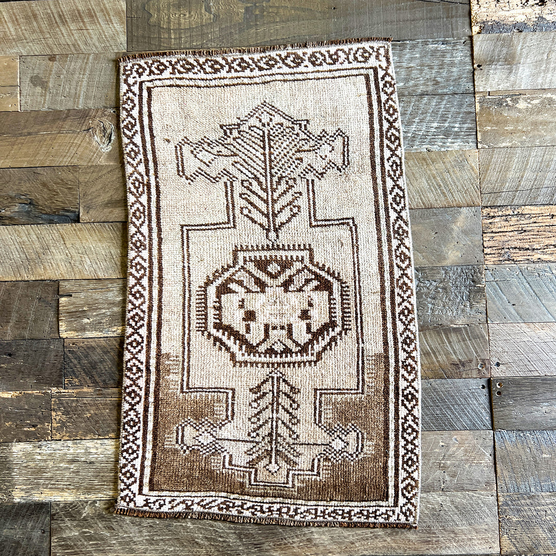 Vintage Rug No. 68
