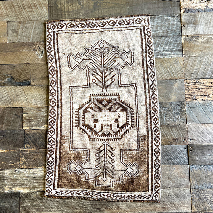 Vintage Rug No. 68