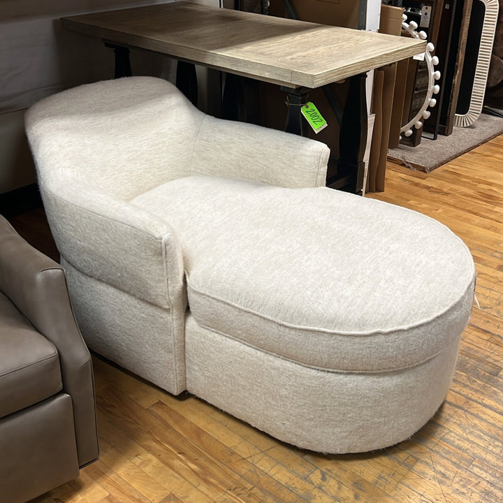 Ava Chaise
