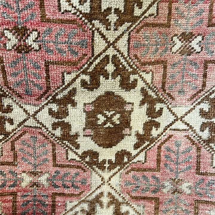 Vintage Rug No. 57