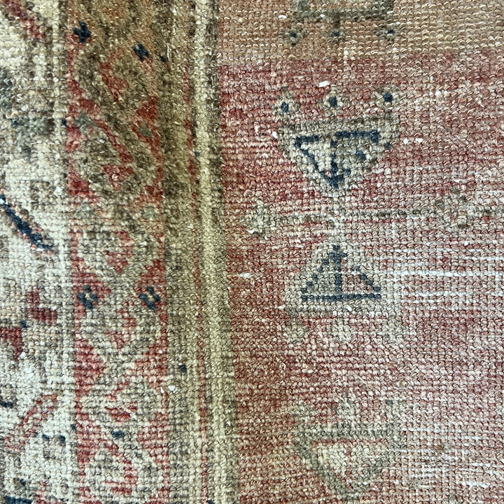 Vintage Rug No. 67