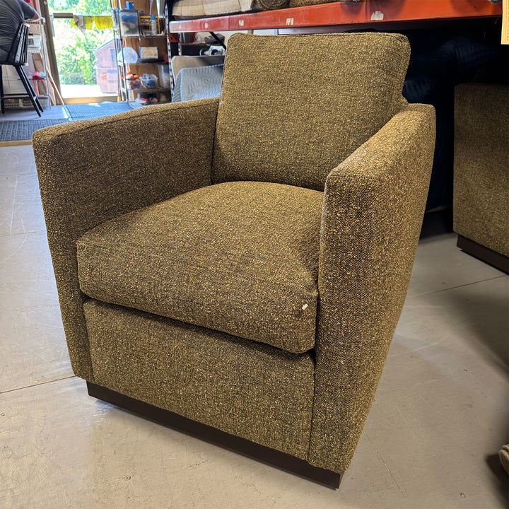 Alba Swivel Chair