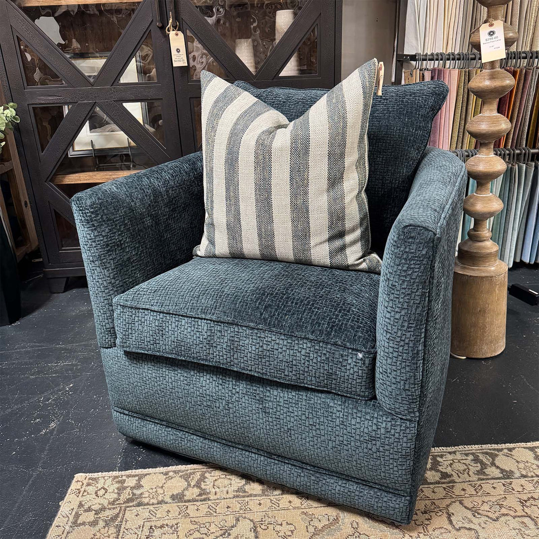 Aura Swivel Chair