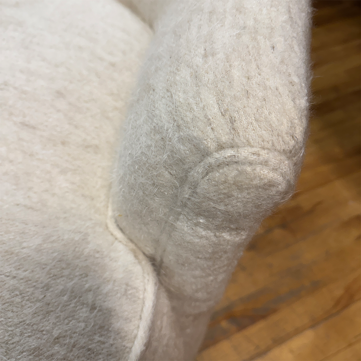 Ava Chaise