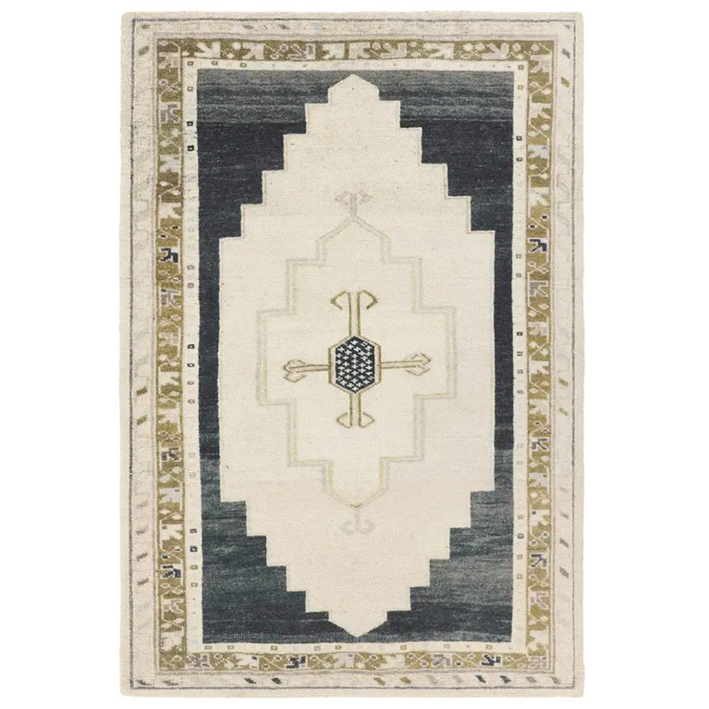 7'9" x 9'9" Rug