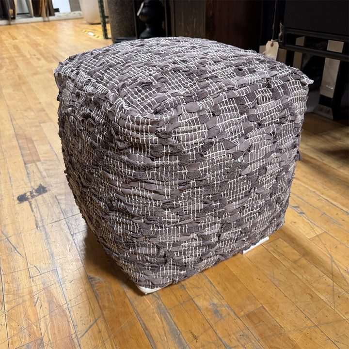 Falguni Pouf