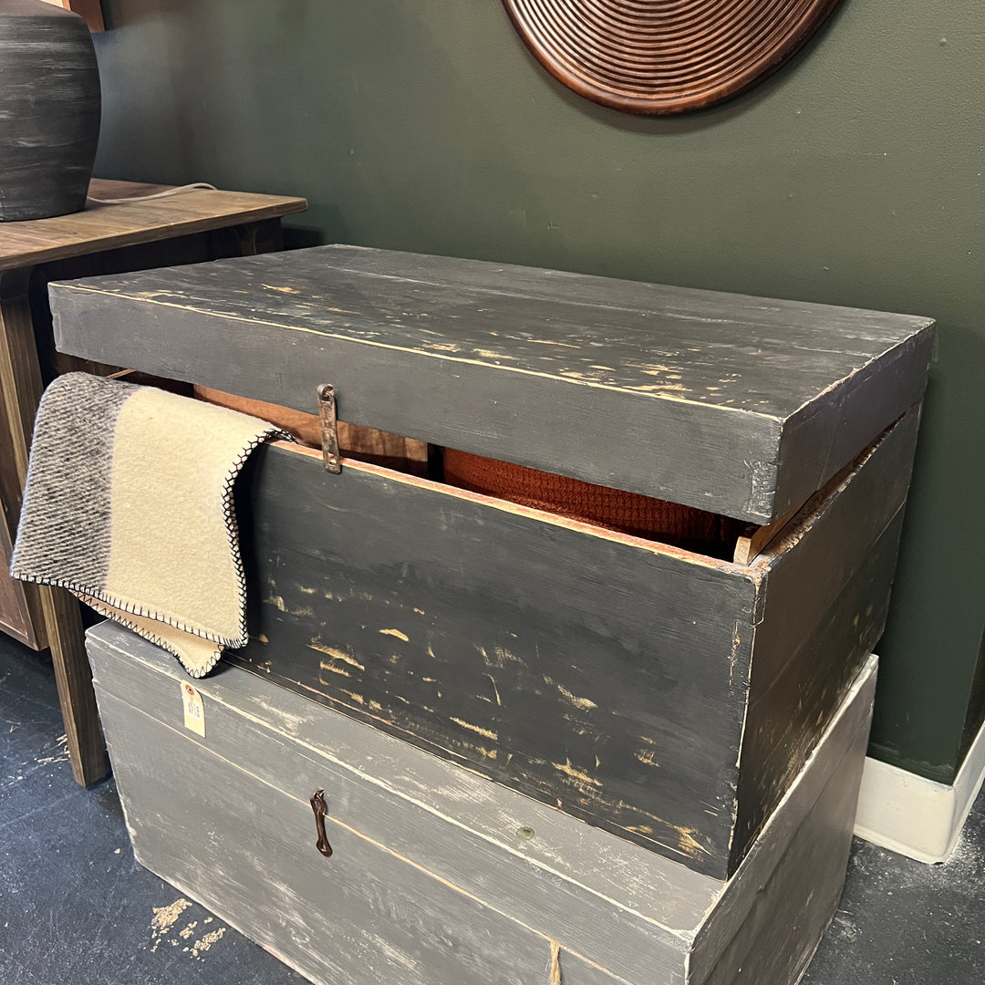 Tropea Antique Trunk
