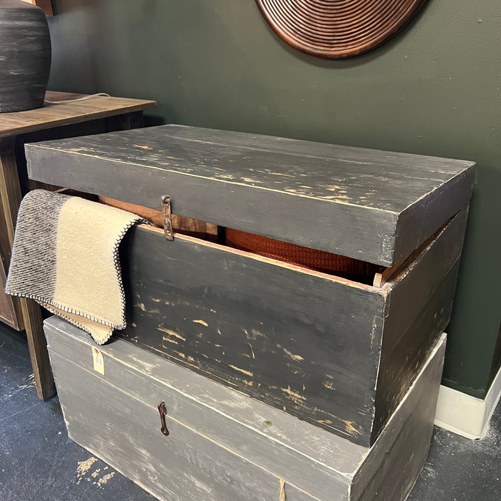 Tropea Antique Trunk
