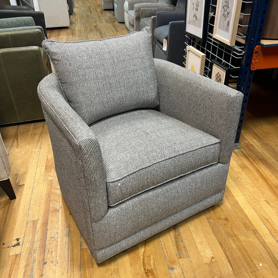 Aura Swivel Chair