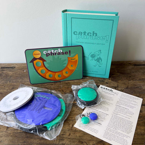 Vintage Bookshelf Board Game - Catch Phrase