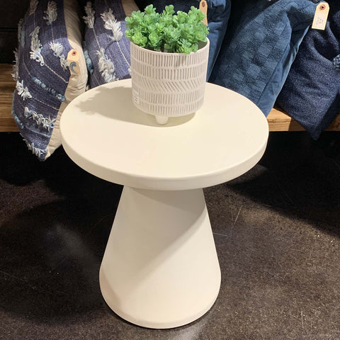 Ollie Outdoor End Table