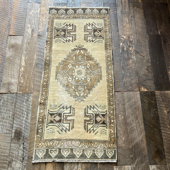 Vintage Rug No. 51