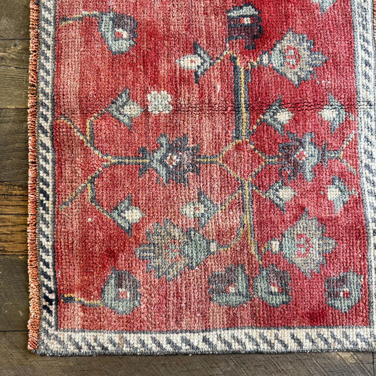 Vintage Rug No. 102