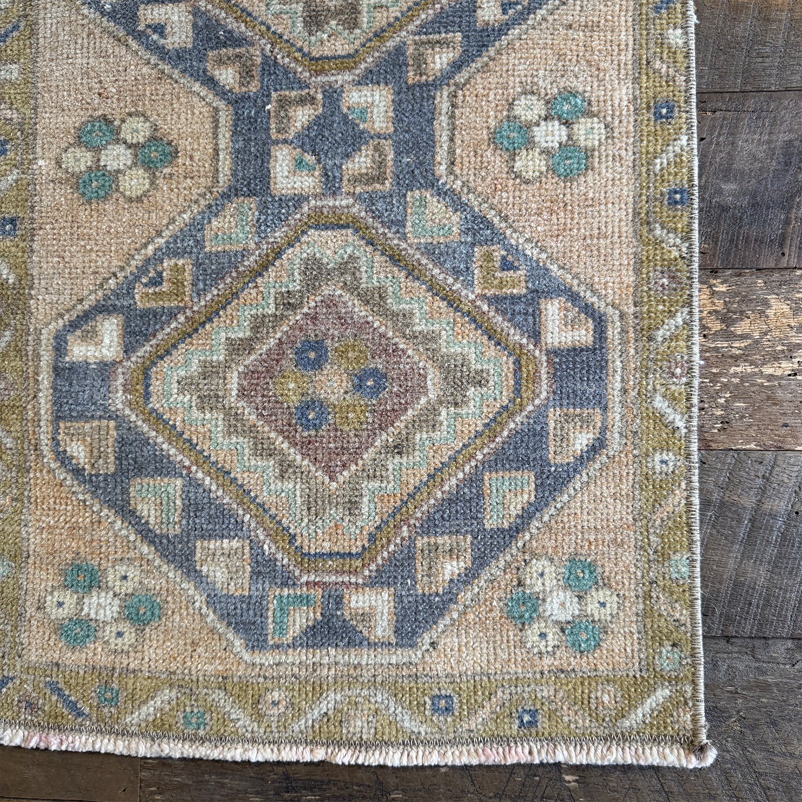 Vintage Rug No. 116