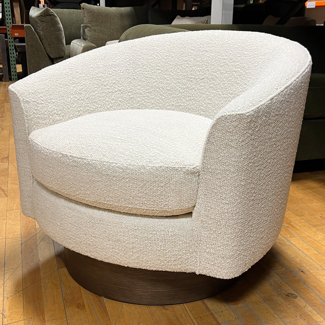 Corva Swivel Chair