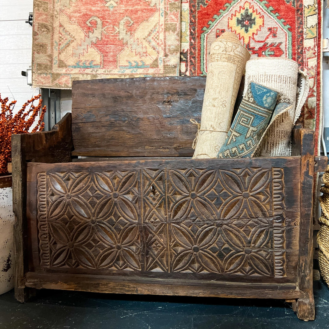 Nayla Antique Trunk