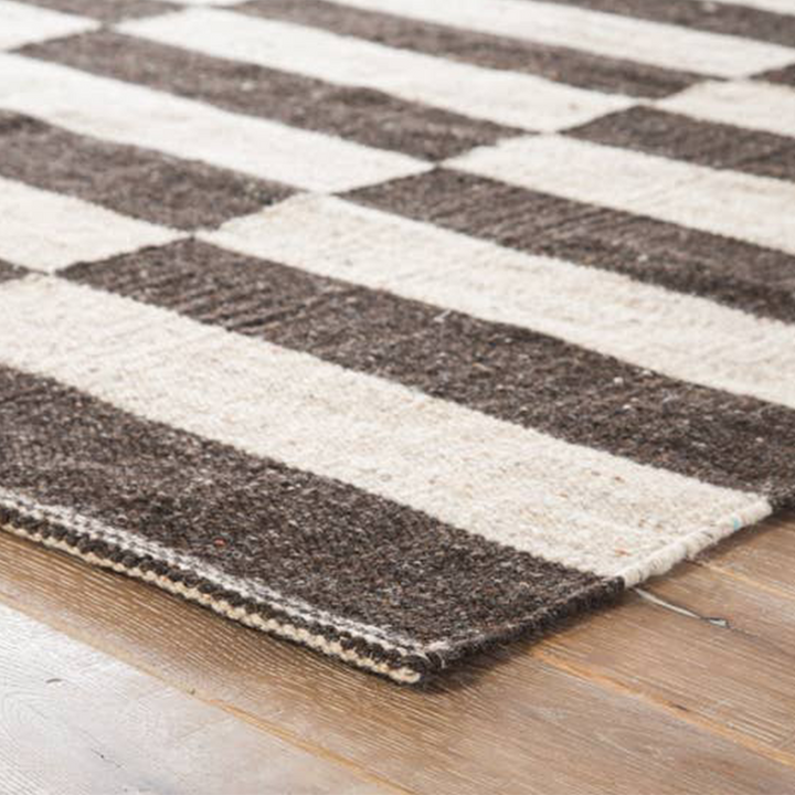 7'10" x 9'10" Rug