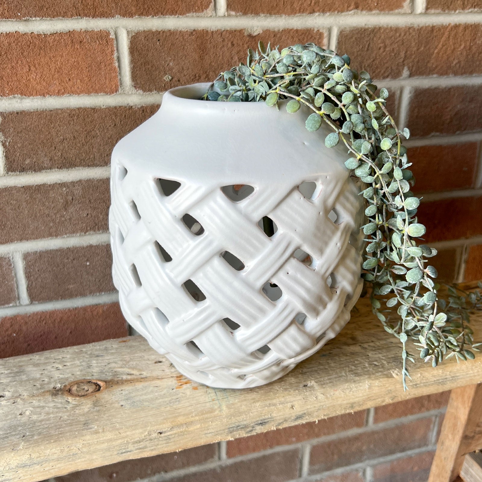 Lattice Pattern Vase - White